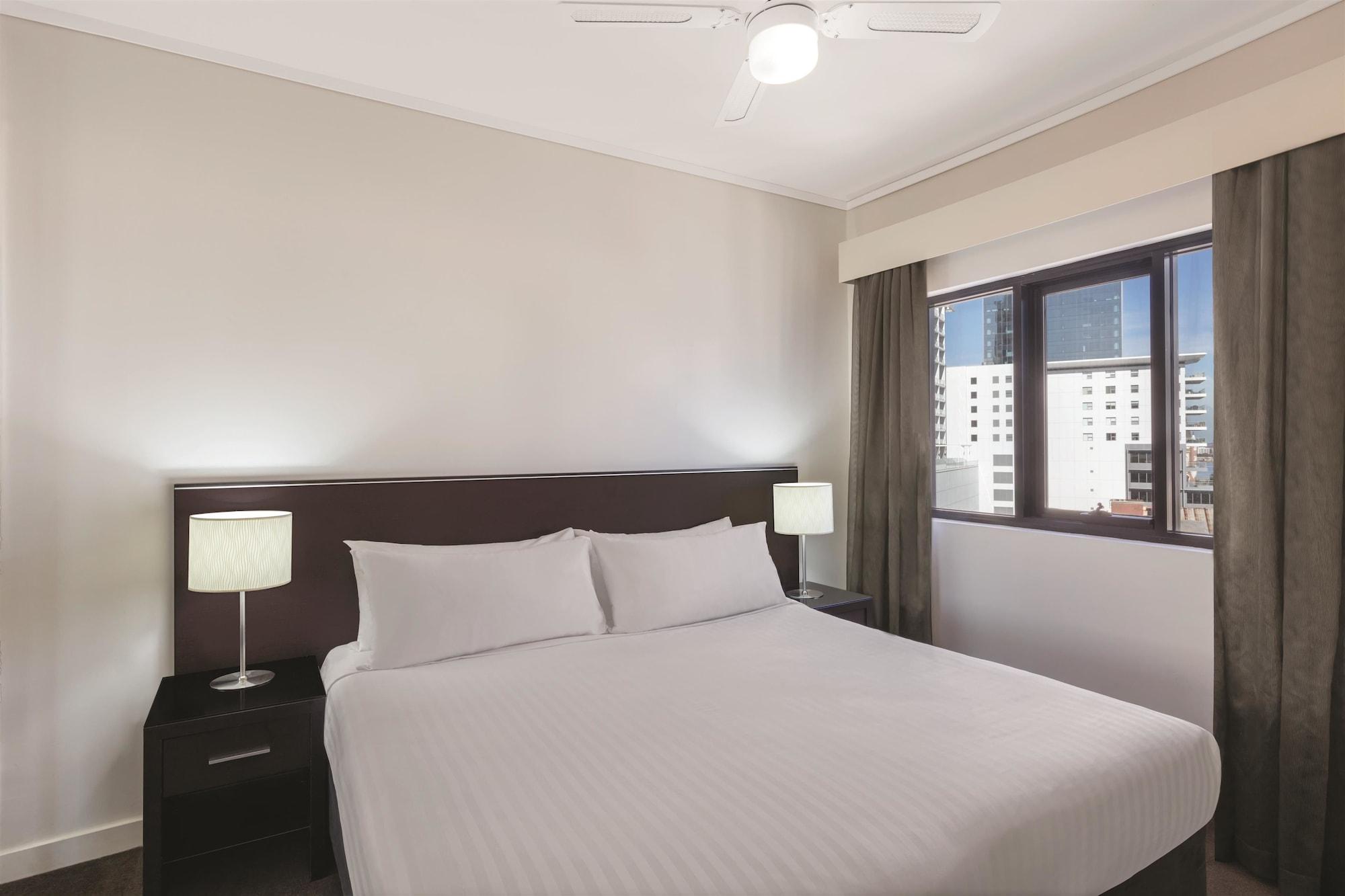 Adina Apartment Hotel Perth Barrack Plaza Екстериор снимка