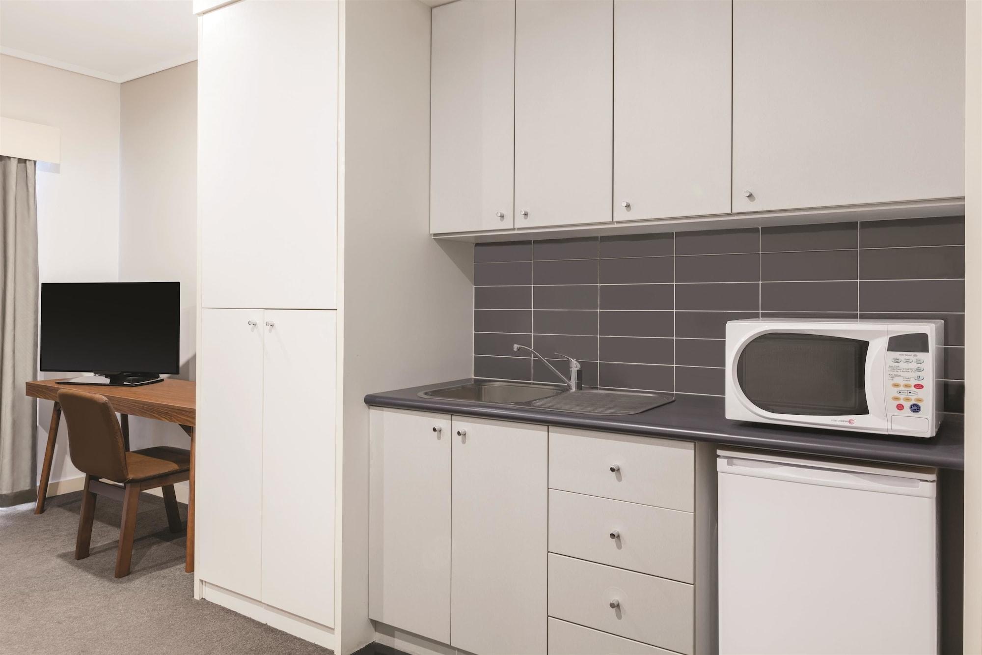 Adina Apartment Hotel Perth Barrack Plaza Екстериор снимка