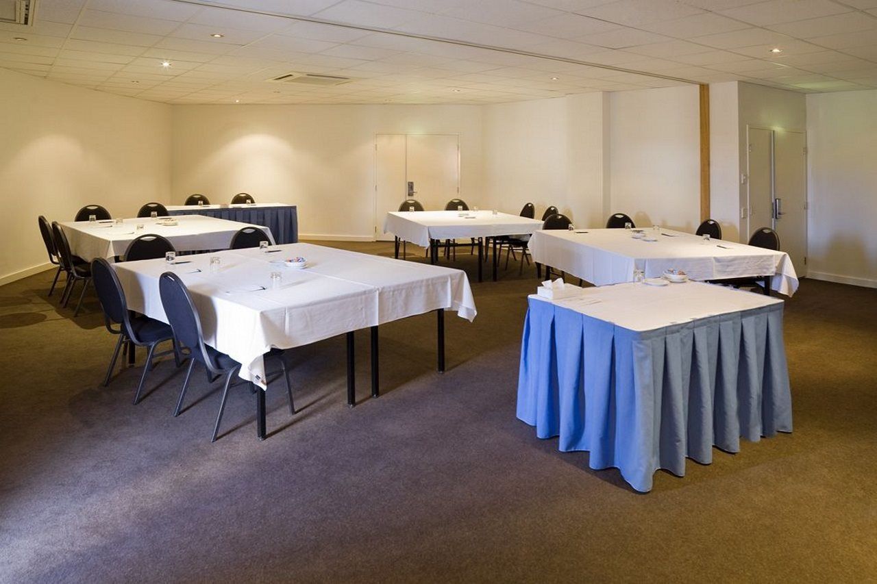 Adina Apartment Hotel Perth Barrack Plaza Екстериор снимка