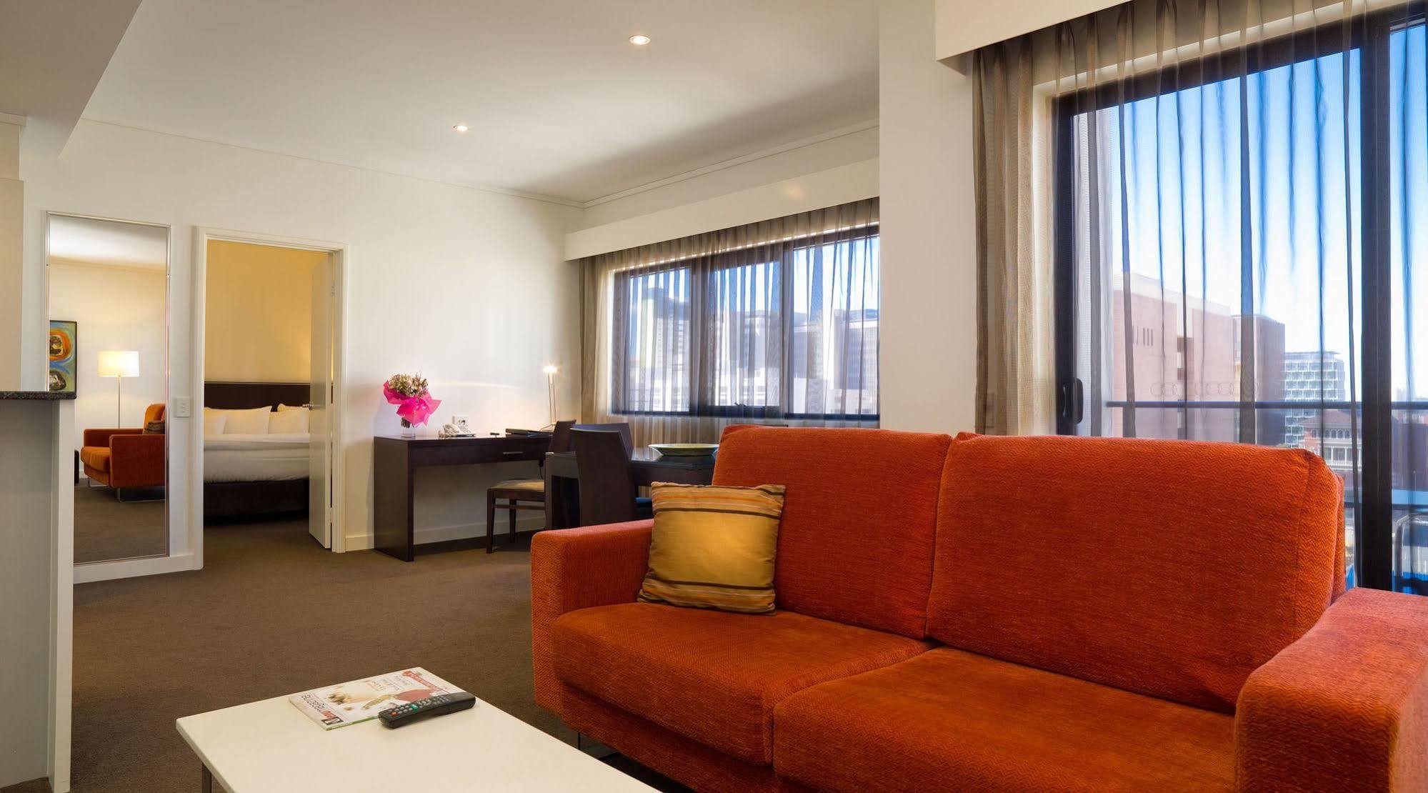 Adina Apartment Hotel Perth Barrack Plaza Екстериор снимка